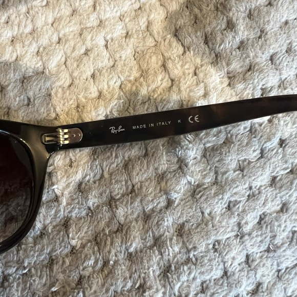Ray Ban sunglasses 4216 lightly used + case - Picture 3 of 6